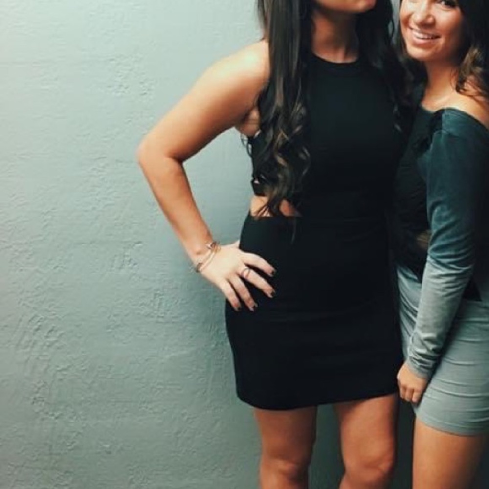 Black body con cut-out dress - SIZE MEDIUM